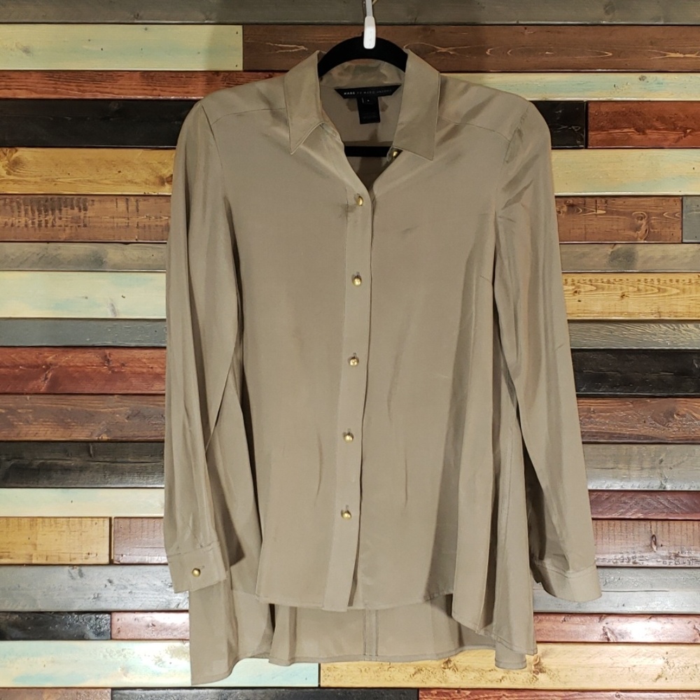 Marc by Marc Jacobs 100% silk button down. Size 4